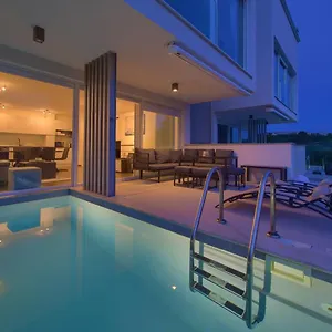 Solis Lacus Modern - Private Heated Pool - Smart Tv Sky X - Free Parking Nijvice